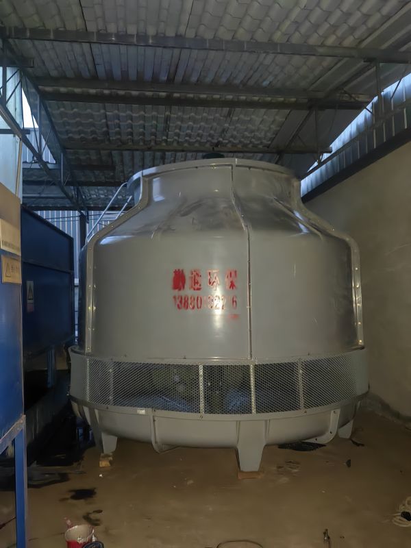 广汉2<strong>200t玻璃钢冷却塔</strong>
